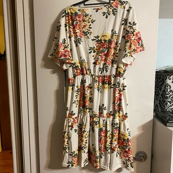 Just Peachy Faux Wrap Floral Dress - Picture 3 of 8